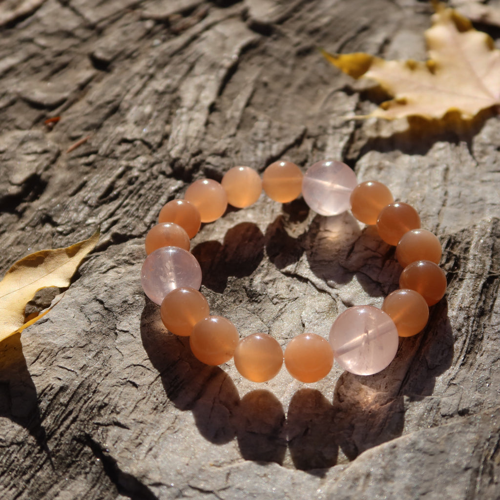 Moon Embrace（ムーン・エンブレイス）｜オレンジムーンストーン × ローズクォーツ