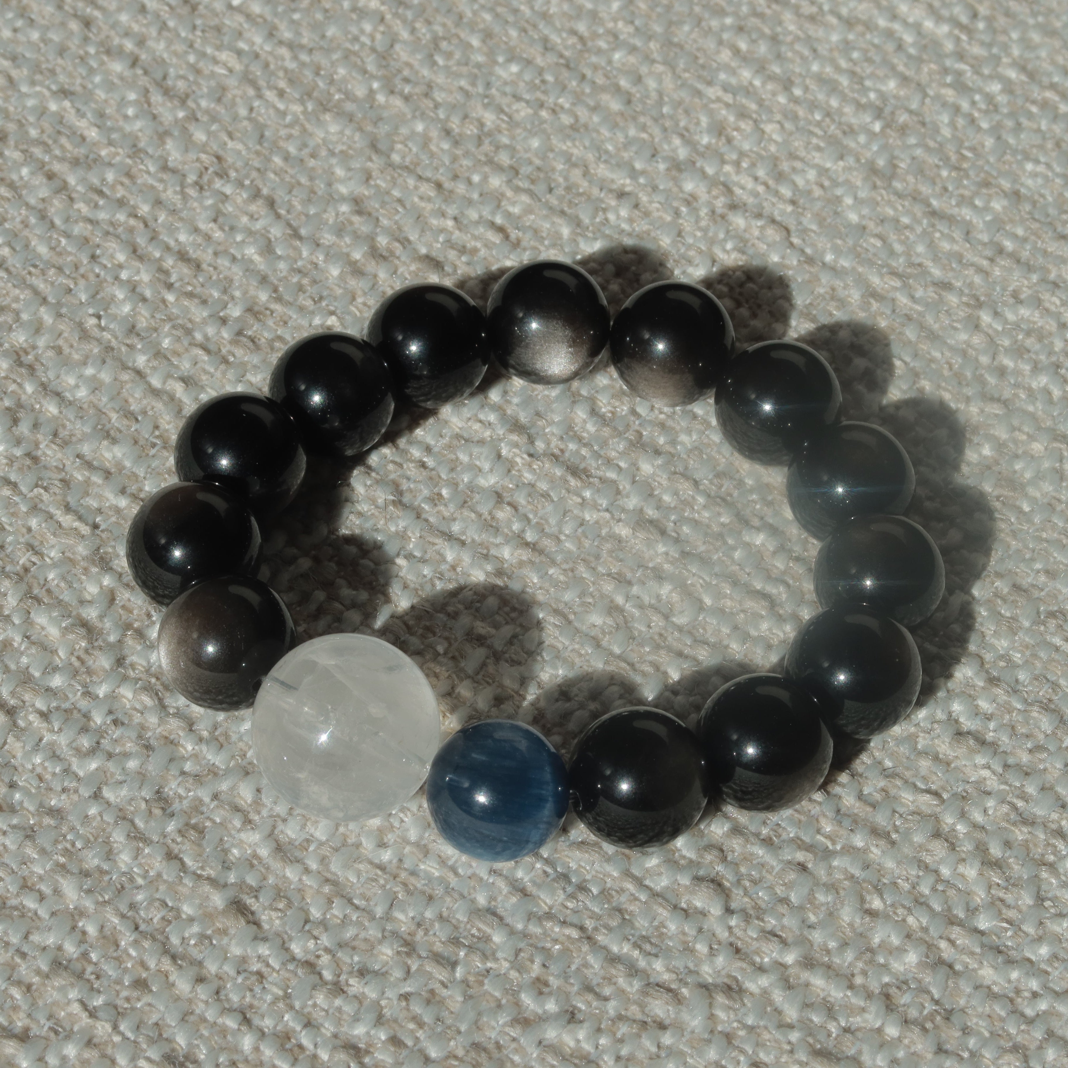 Night Voyage（ナイト・ヴォヤージュ）｜銀曜石 × ミルキークォーツ × ブルーカイヤナイト